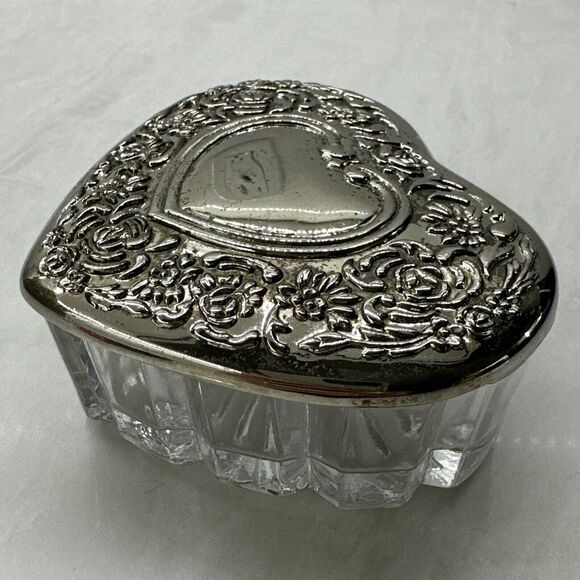 Vintage MCM Heart Shape Silver and Glass Trinket Jewelry Box Candy Dish 3.5 in - Picture 3 of 10